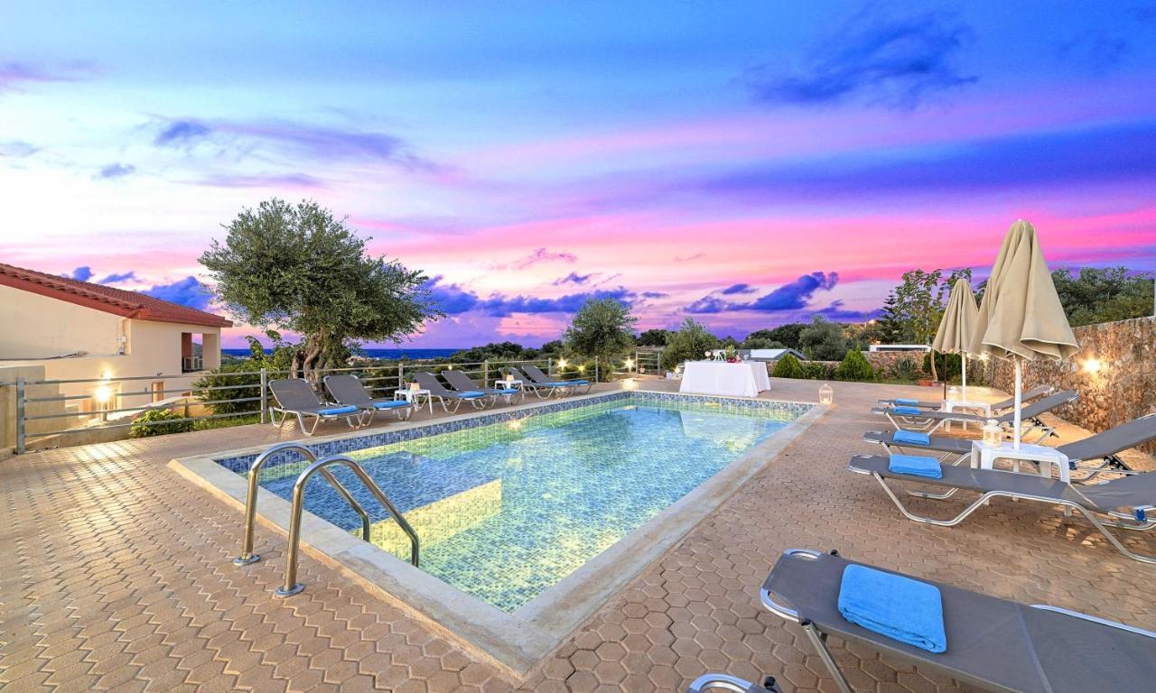 Aqua Blue Villas With Heated Pool Mathés Dış mekan fotoğraf