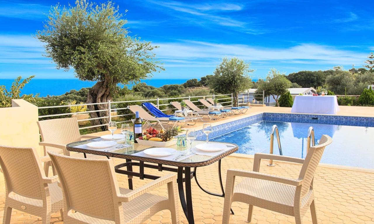 Aqua Blue Villas With Heated Pool Mathés Dış mekan fotoğraf