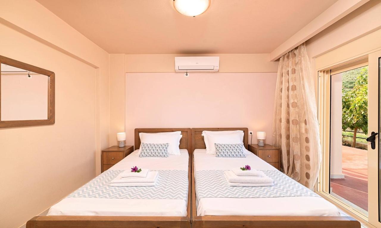 Aqua Blue Villas With Heated Pool Mathés Dış mekan fotoğraf