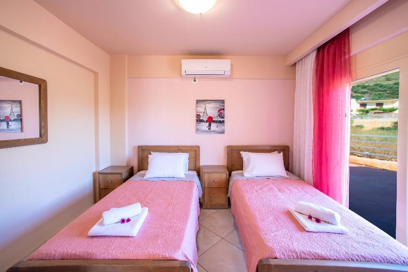 Aqua Blue Villas With Heated Pool Mathés Dış mekan fotoğraf